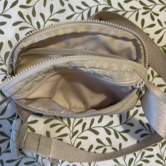 Lululemon belt bag - Picture 3 of 4